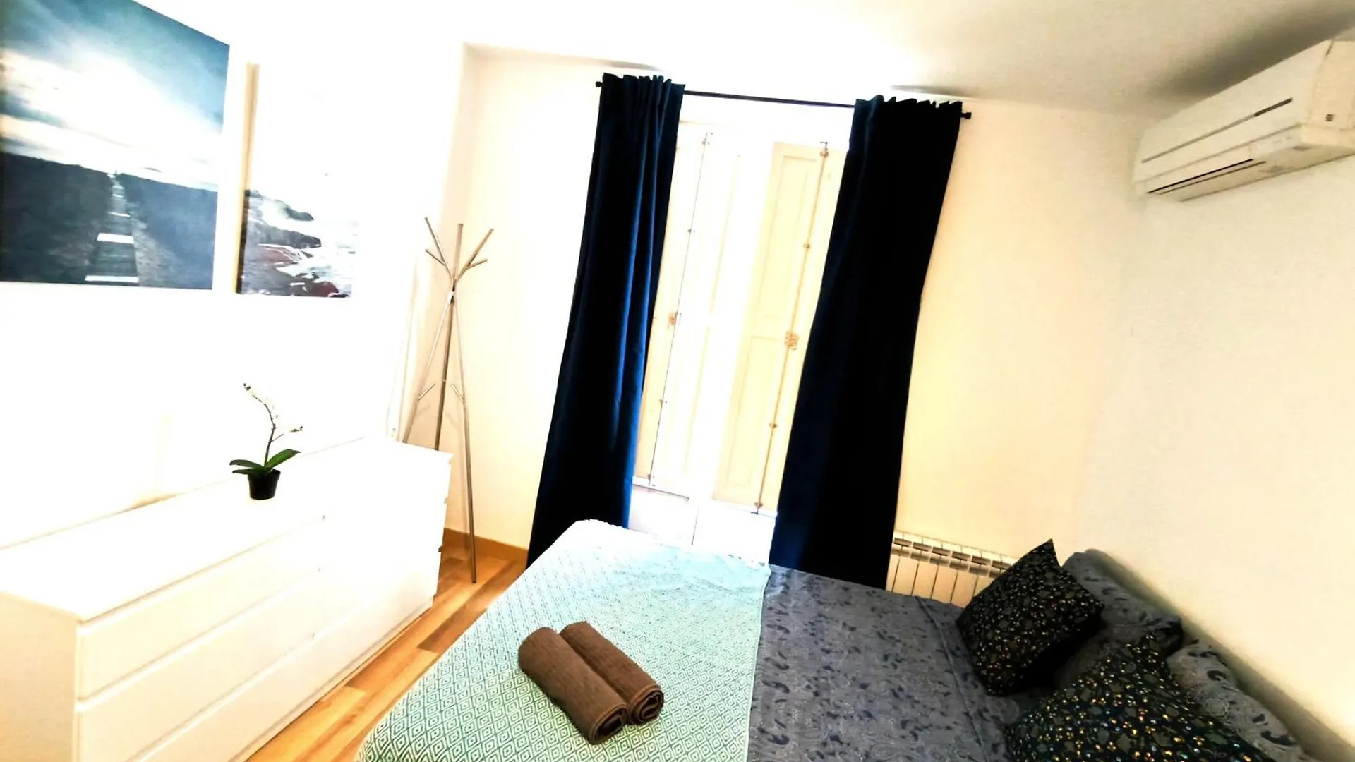 Private Rooms By La Rambla Barcelona Hostel