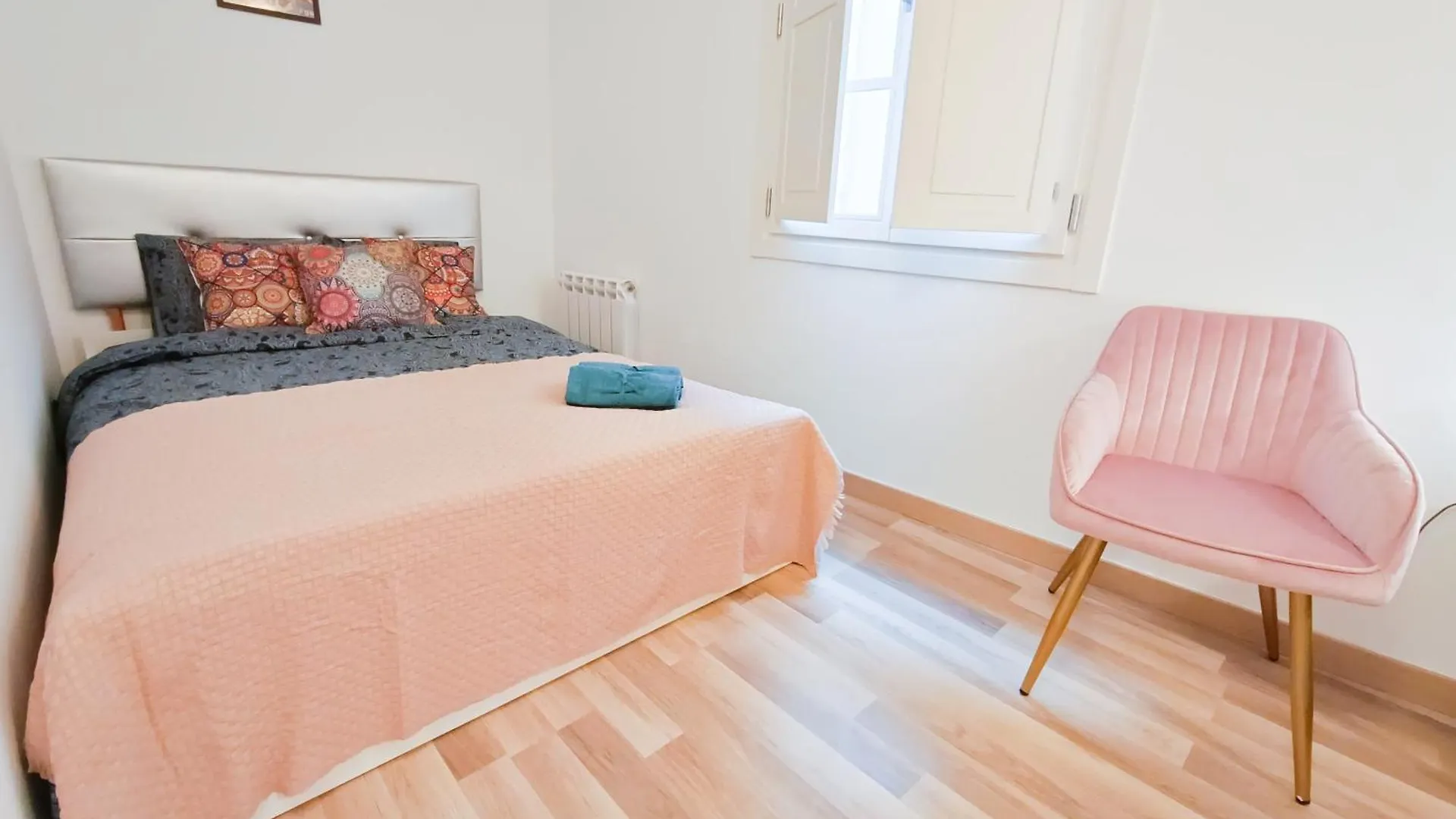 Private Rooms By La Rambla location