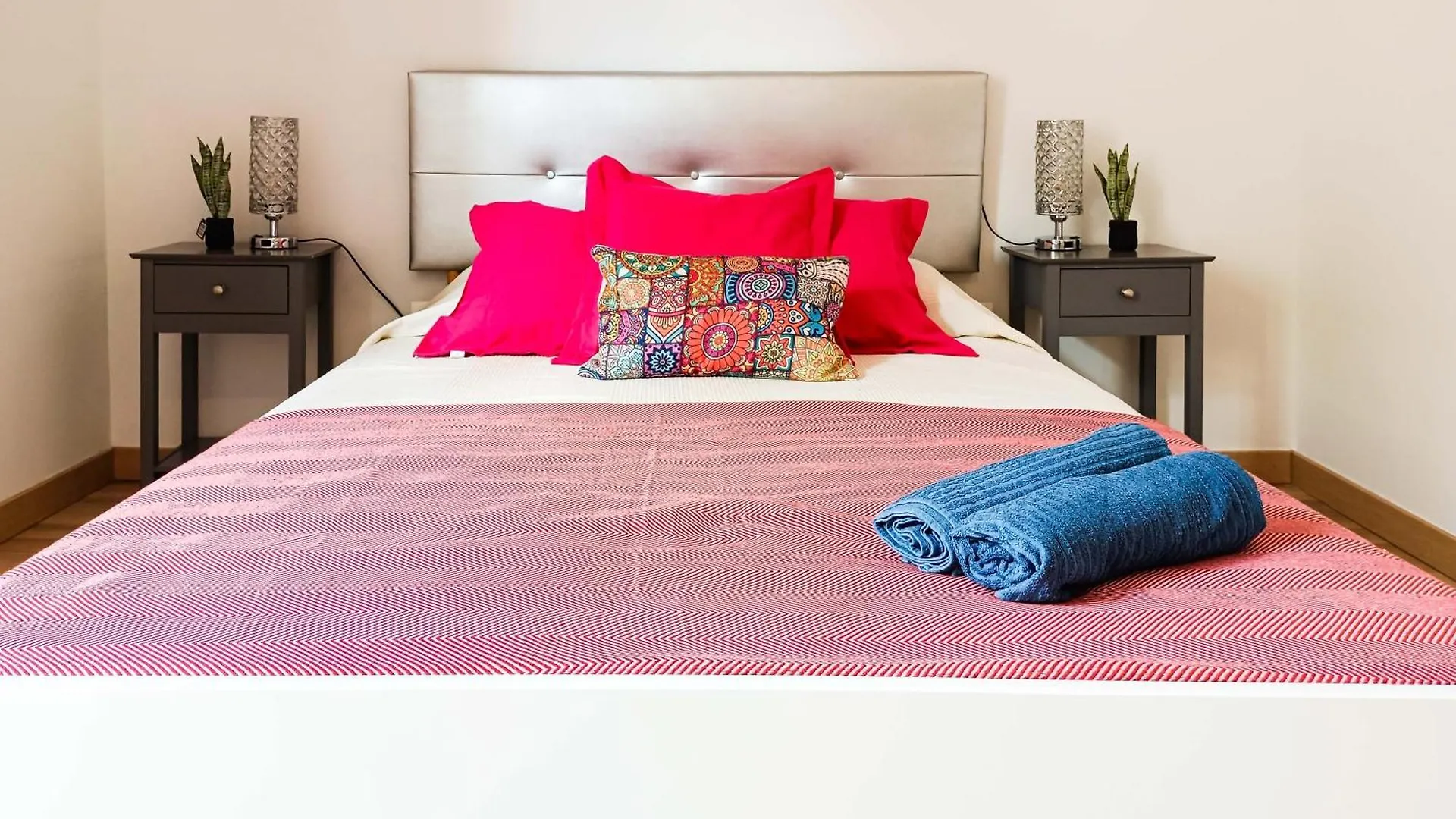 Private Rooms By La Rambla Barcelona Hostel