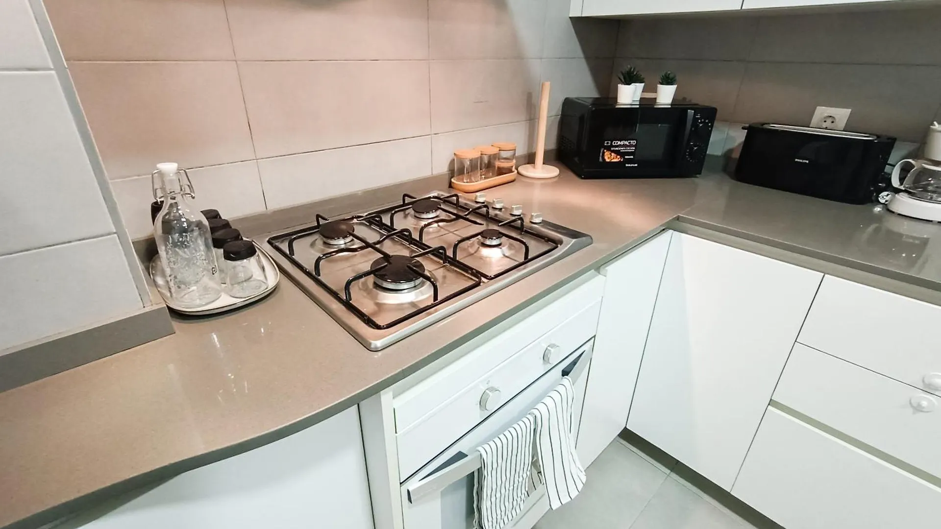 Private Rooms By La Rambla Barcelona Hostel
